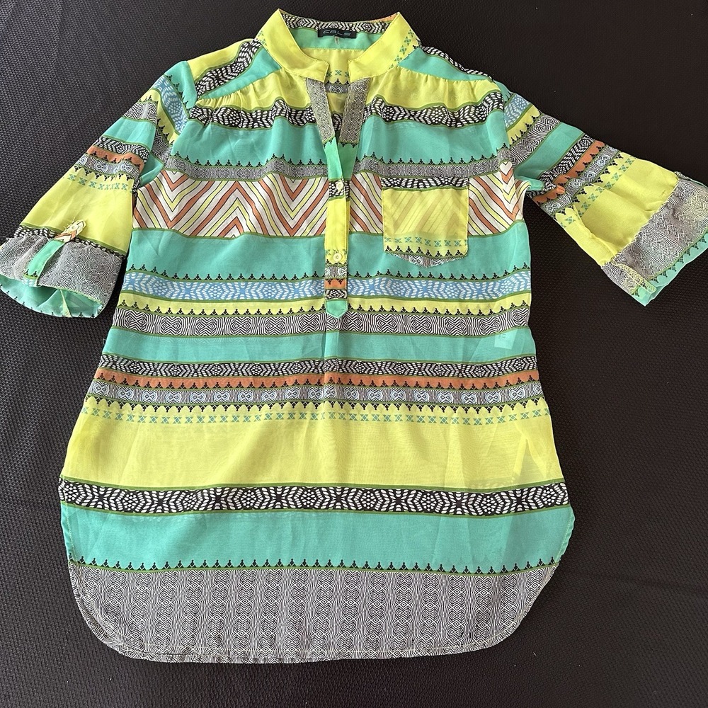CALS Semi Sheer Blouse Womens Medium Tab Sleeves V-Neck Pleat In‎ Back